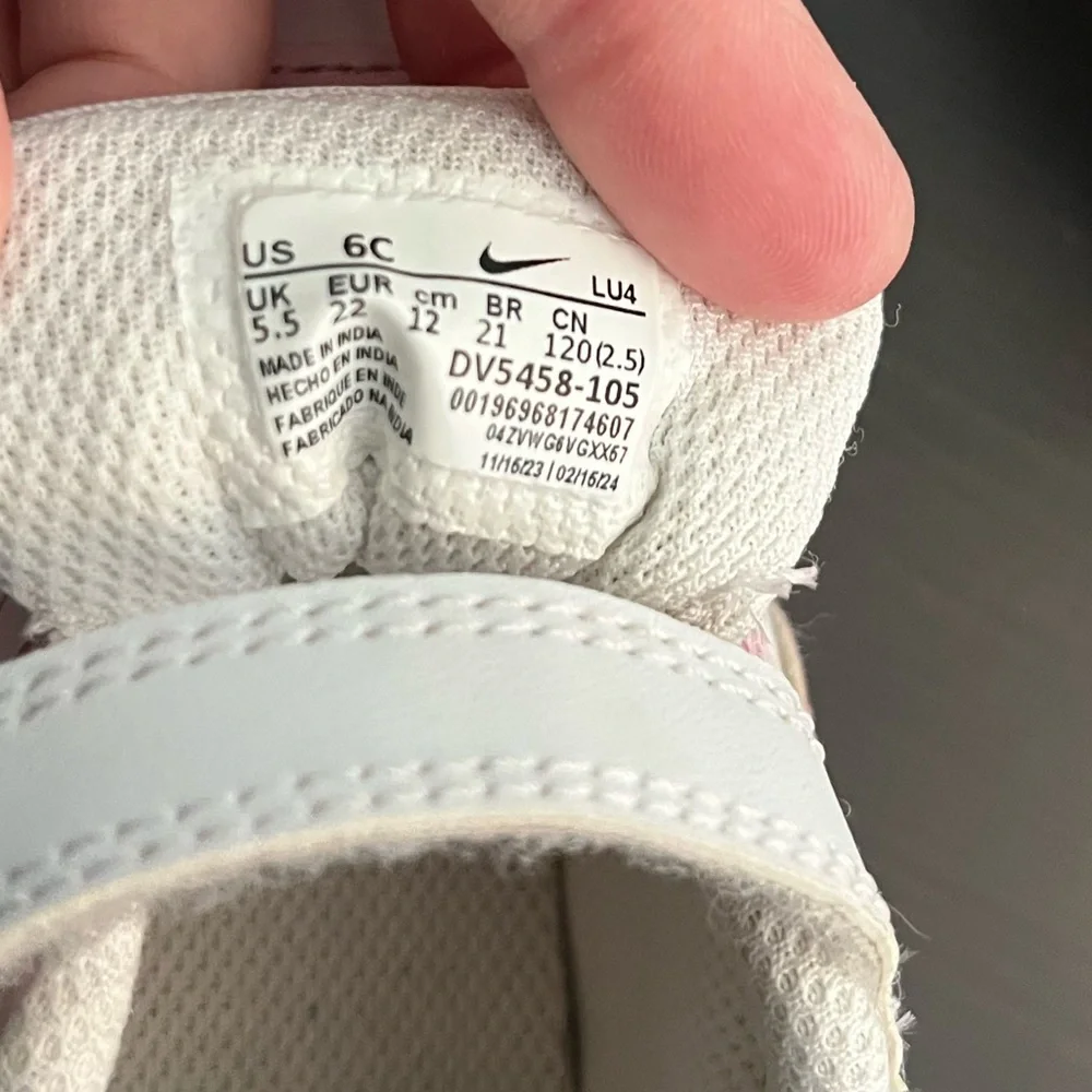 Toddler Girls Nike Court Athletic No-tie Lace Sneakers in in Pink and White - Picture 8 of 8